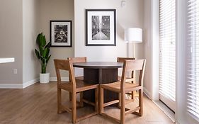 Kasa Freemorewest Charlotte